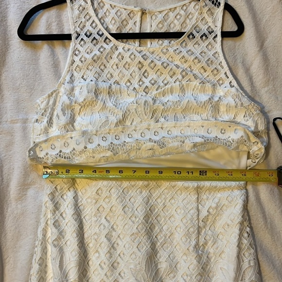 Guess White Lace Sleeveless Dress. Lined. Zipper Back. Size 10 - Picture 6 of 9